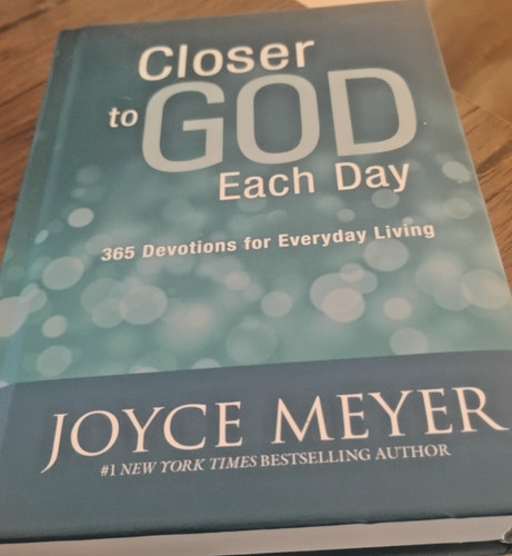 Closer god each day 365 - each, day: